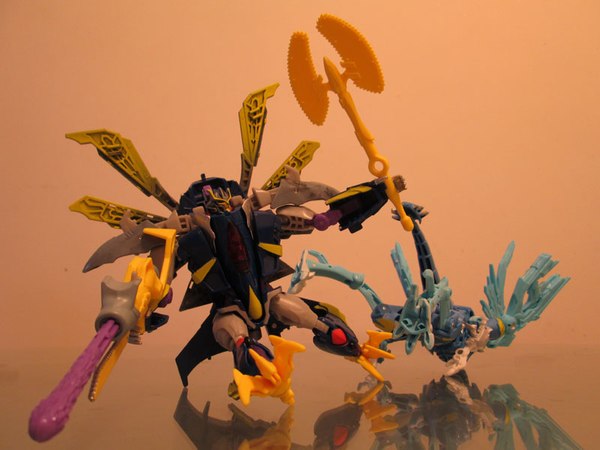 Beast Hunters Dreadwing In Hand Images Transformers Prime Deluxe Class Figure  (15 of 30)